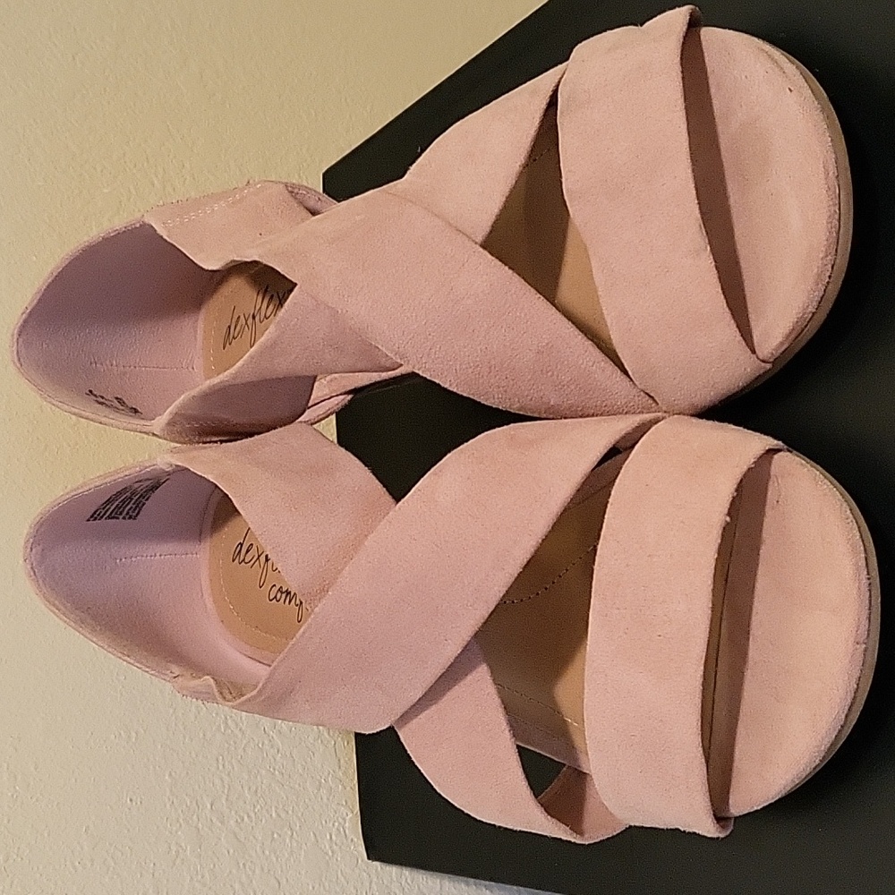 Shoes - Picture 4 of 4